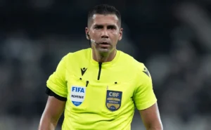 Lance polêmico: pênalti do Internacional contra a Chapecoense gera debate nas redes sociais