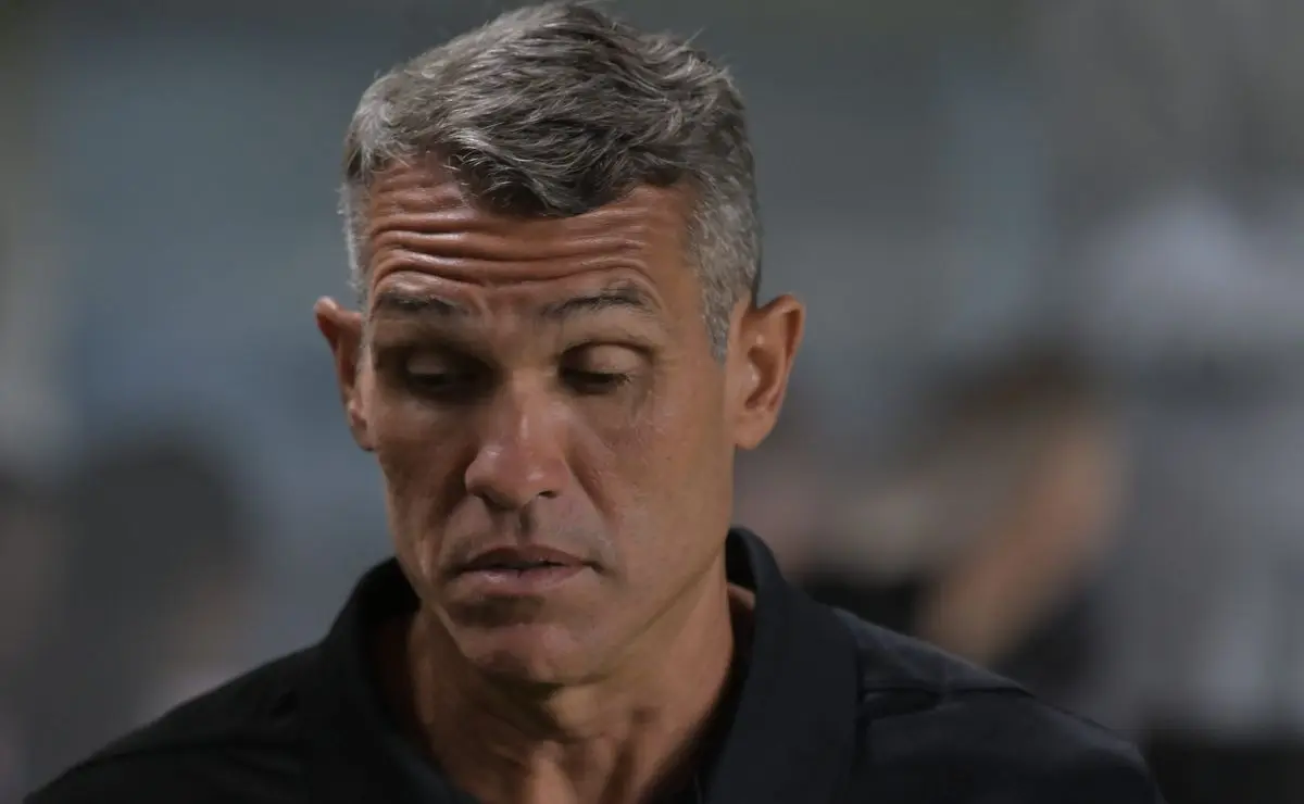 Lazaroni analisa atuação de Cauan Barros e admite erros em pênaltis no clássico. Lazaroni analisa atuação de Cauan Barros e admite erros em pênaltis no clássico.