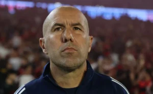 Leonardo Jardim toma decisão que pode surpreender o Fluminense.