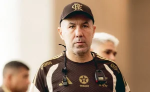 Leonardo Jardim define time provável do Flamengo para a final contra o Fluminense