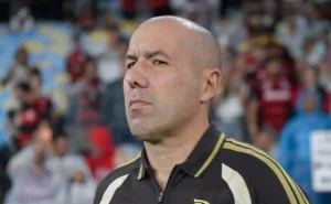 Leonardo Jardim ironiza o Cruzeiro após vitória e declara paixão pelo Flamengo