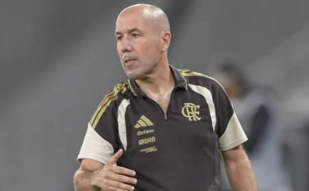 Leonardo Jardim: Único técnico recente do Flamengo a não sofrer gols nos três primeiros jogos