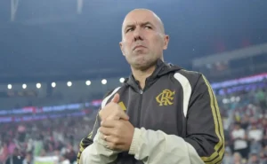Leonardo Jardim acerta na leitura tática e valoriza jogadores do Flamengo