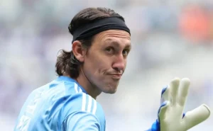 Lesão Grave no Joelho de Cássio: Recuperação Estimada em 8 Meses