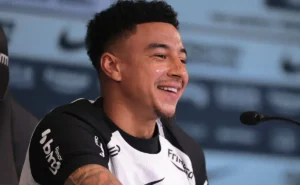 Lingard avança no Corinthians, entusiasma nos bastidores e se destaca na busca por espaço no time