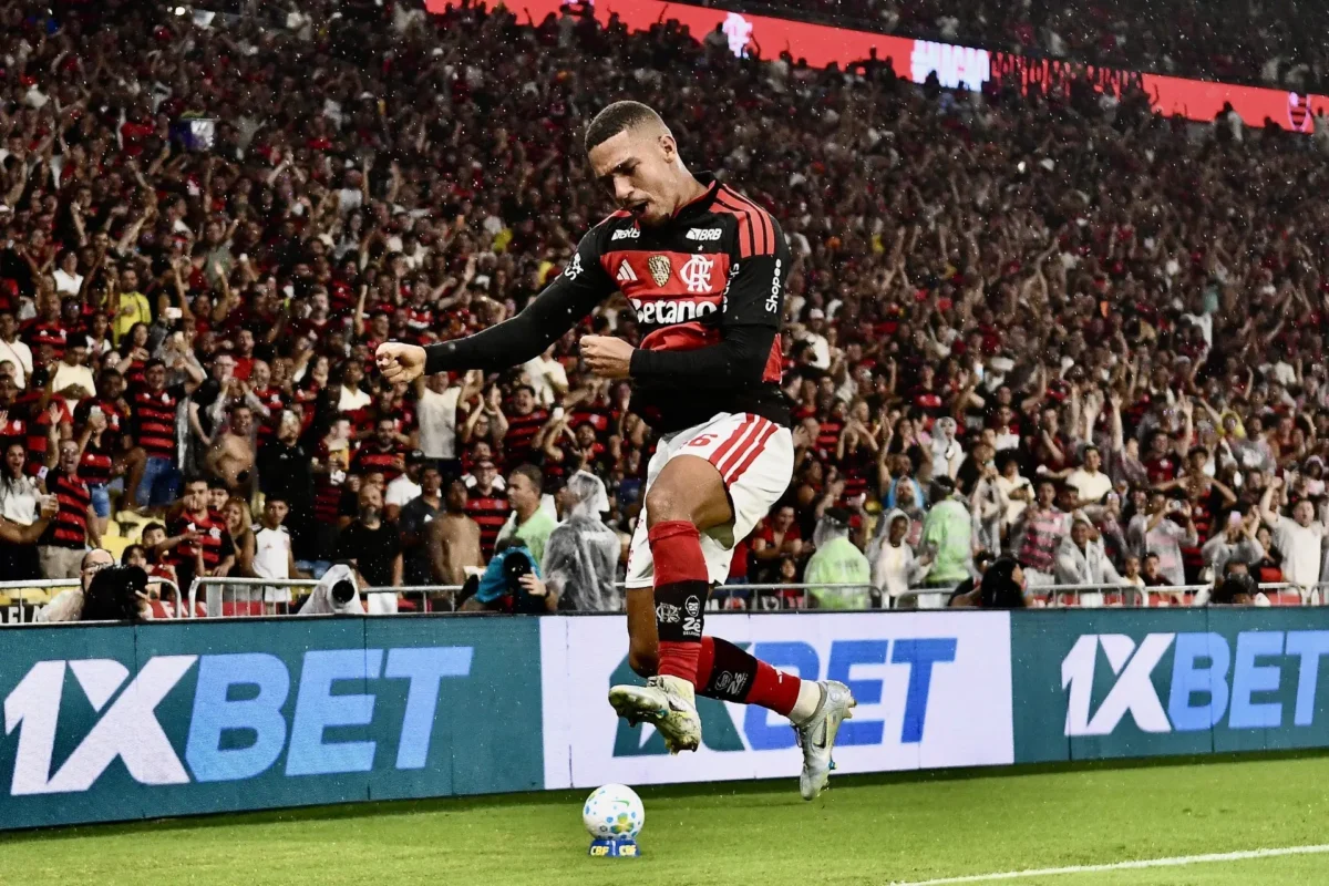 Lino repete marca de gols de 2025 em menos jogos pelo Flamengo neste ano Lino repete marca de gols de 2025 em menos jogos pelo Flamengo neste ano