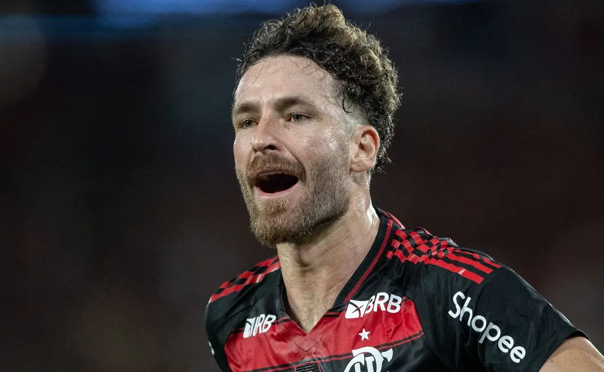 Léo Pereira brilha na vitória contra o Botafogo e sonha com a Seleção Brasileira Léo Pereira brilha na vitória contra o Botafogo e sonha com a Seleção Brasileira