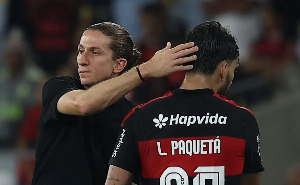 Lucas Paquetá lamenta demissão de Filipe Luís no Flamengo: “Te amamos” Lucas Paquetá lamenta demissão de Filipe Luís no Flamengo: “Te amamos”