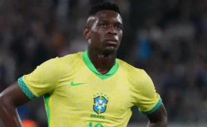 Luiz Henrique e Douglas Santos enfrentam dificuldades para se juntar à Seleção Brasileira após ataques na Rússia