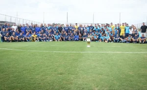 Luís Castro exalta funcionários do CT e enfatiza união no Grêmio