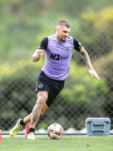 Lyanco retoma os treinos do Atlético-MG após recuperação de ruptura no tendão de Aquiles Lyanco retoma os treinos do Atlético-MG após recuperação de ruptura no tendão de Aquiles