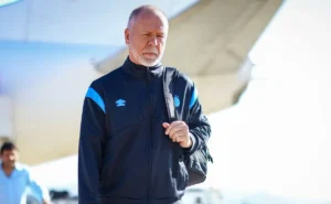 Mano Menezes convoca Noriega, do Grêmio, para a seleção peruana em sua estreia.