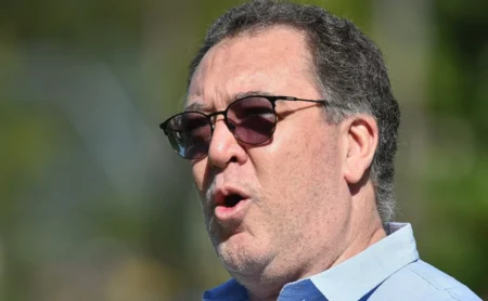 Marcelo Teixeira defende a contratação de Cuca após críticas no Santos: “Conhece os bastidores”