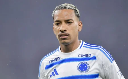 Matheus Pereira se manifesta após vaias da torcida no empate entre Cruzeiro e Vasco: “É preciso saber lidar”