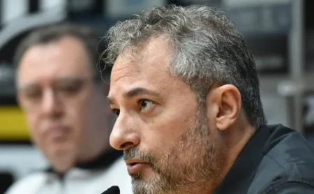 Mattos avança na contratação de meio-campista para o Santos na janela de julho