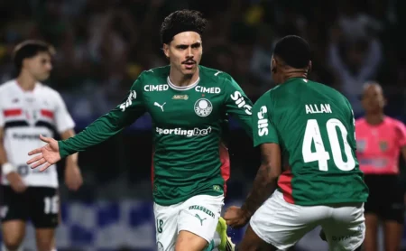 Maurício marca e Palmeiras lidera contra o São Paulo no Paulistão