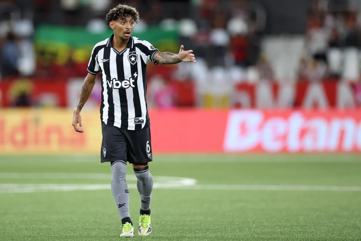 Medina e Ferraresi vislumbram sequência no Botafogo após encontrarem espaço no grupo