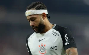 Memphis Depay enfrenta a maior sequência sem marcar pelo Corinthians e futuro em 2024 gera preocupação