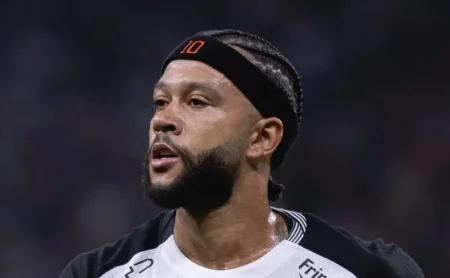 Memphis Depay em crise no Corinthians e fora da estreia na Libertadores