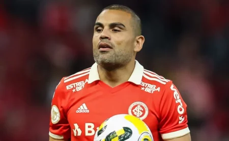 Mercado analisa vitória do Inter e reforça mudanças defensivas de Pezzolano