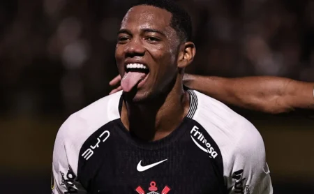 Milan insiste com oferta de R$ 103 milhões por André, mas Corinthians pede mais.