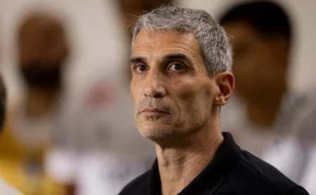 Milton Neves critica demissão de Vojvoda e alerta Cuca sobre futuro no Santos: “Risco de vida curta”