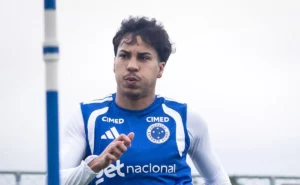 Mistério em torno de Kaio Jorge antes de Cruzeiro x Santos levanta dúvidas e pode impactar estreia de Cuca sem Neymar