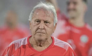 Montagem com Zico gera polêmica e revolta torcedores do Flamengo nas redes sociais Montagem com Zico gera polêmica e revolta torcedores do Flamengo nas redes sociais