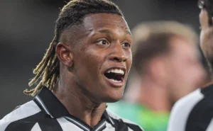 Negociação de Danilo com o Palmeiras é encerrada após pedido de R$ 151 milhões do Botafogo Negociação de Danilo com o Palmeiras é encerrada após pedido de R$ 151 milhões do Botafogo