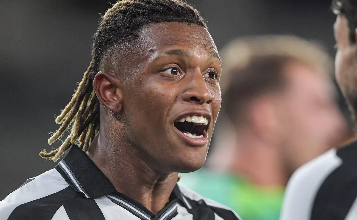 Negociação de Danilo com o Palmeiras é encerrada após pedido de R$ 151 milhões do Botafogo Negociação de Danilo com o Palmeiras é encerrada após pedido de R$ 151 milhões do Botafogo