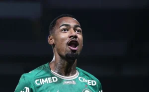 Newcastle demonstra interesse em Allan e envia representante para negociar com o Palmeiras