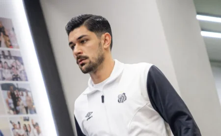 Neymar reage à saída de João Basso do Santos e causa polêmica: “Compra um time e…”