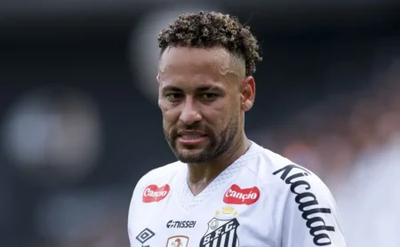 Neymar se manifesta após ausência em Santos x Mirassol: “Tenho que ter saco para aturar vocês”