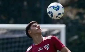 Nicolas Bosshardt, joia do São Paulo, não é convocado para a Seleção Sub-20, apesar de elogios de Roger Machado