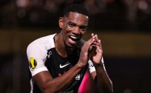 Osmar Stabile impede a venda de André ao Milan-ITA