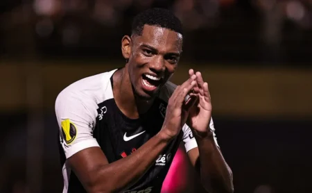 Osmar Stabile impede a venda de André ao Milan-ITA