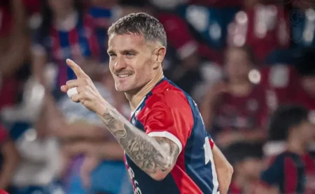 Pablo Vegetti e nova atitude no Cerro Porteño geram reações da torcida do Vasco: “Não servia”