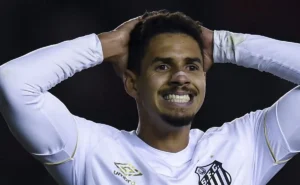 Palmeiras tem interesse em Lucas Veríssimo, que acerta com o Santos por 3 anos. Palmeiras tem interesse em Lucas Veríssimo, que acerta com o Santos por 3 anos.