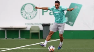 Palmeiras: Vitor Roque treina e pode ser escalado na final do Paulista