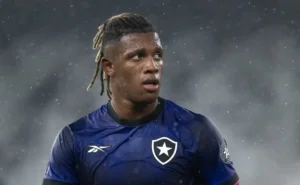 Palmeiras mira Wendel, do Zenit, após desistência de Danilo, e Leila Pereira acompanha a situação