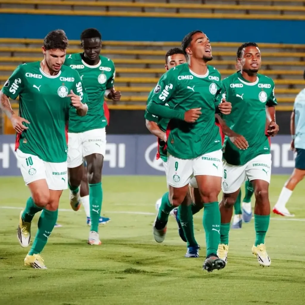 Palmeiras avança em negociação por patrocínio máster após fim de contrato com a Fictor Palmeiras avança em negociação por patrocínio máster após fim de contrato com a Fictor