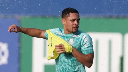 Palmeiras: Vitor Roque pode retornar à titularidade contra o Botafogo