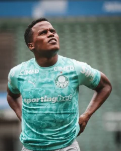 Palmeiras: Plano de adaptação de Jhon Arias e os desafios do negócio, segundo diretor Palmeiras: Plano de adaptação de Jhon Arias e os desafios do negócio, segundo diretor