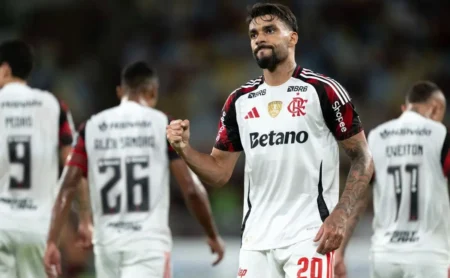Paquetá busca o primeiro título em campo pelo Flamengo na final contra o Fluminense