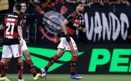 Paquetá se destaca, mas Flamengo empata com o Corinthians no Brasileirão