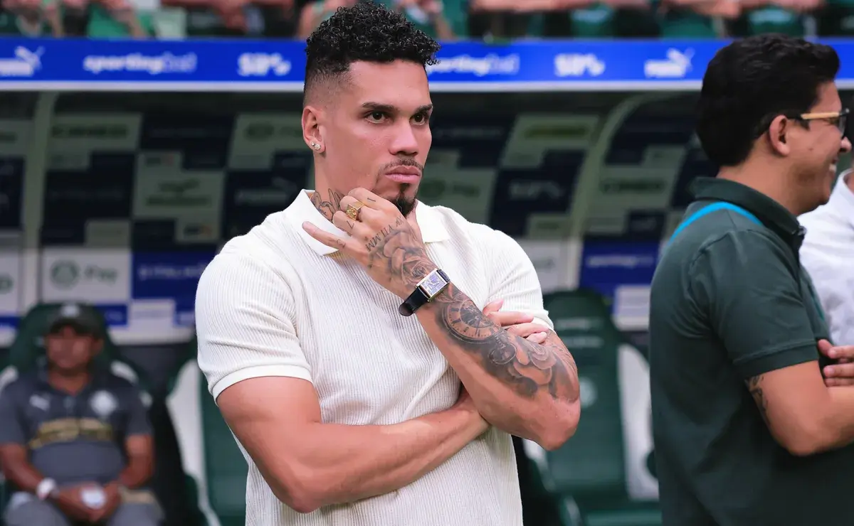 Paulinho supera dores e pode reforçar o Palmeiras na Libertadores em abril Paulinho supera dores e pode reforçar o Palmeiras na Libertadores em abril