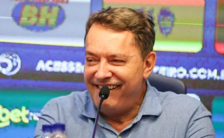 Pedrinho BH evita comentar sobre Leonardo Jardim no Flamengo: “Não quero comentar”