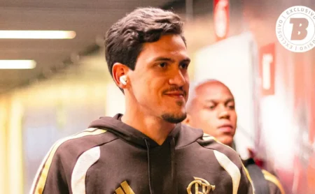 Pedro convence Leonardo Jardim e treinador aprova renovação do atacante