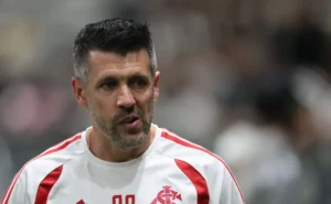 Pezzolano sob pressão no Internacional após derrota para o Bahia no Beira-Rio