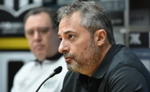 Possível reviravolta: Alexandre Mattos busca lateral-esquerdo